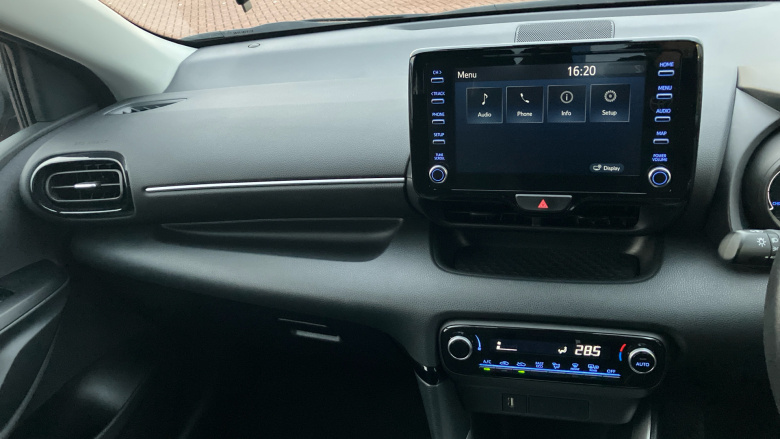 Toyota Yaris 1.5 Hybrid Design 5dr CVT Hybrid Hatchback